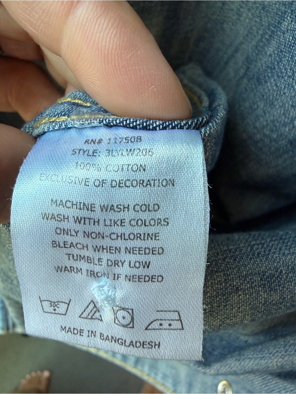Men’s Levi's Blue Denim Western Snap Shirt NWOT - Picture 12 of 12